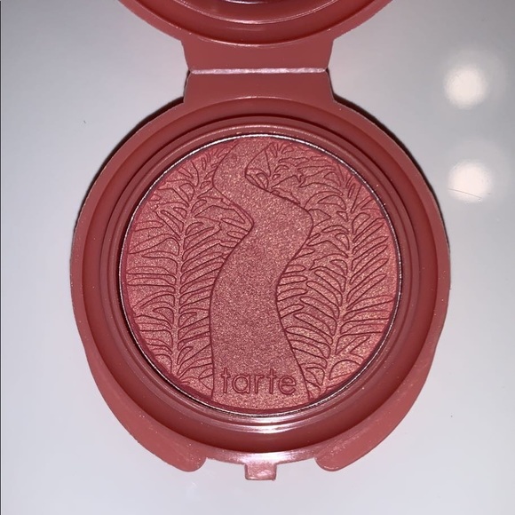 Tarte Amazonian clay 12-hour blush in the shade “kisses” w/ gold sparkles - Picture 1 of 5